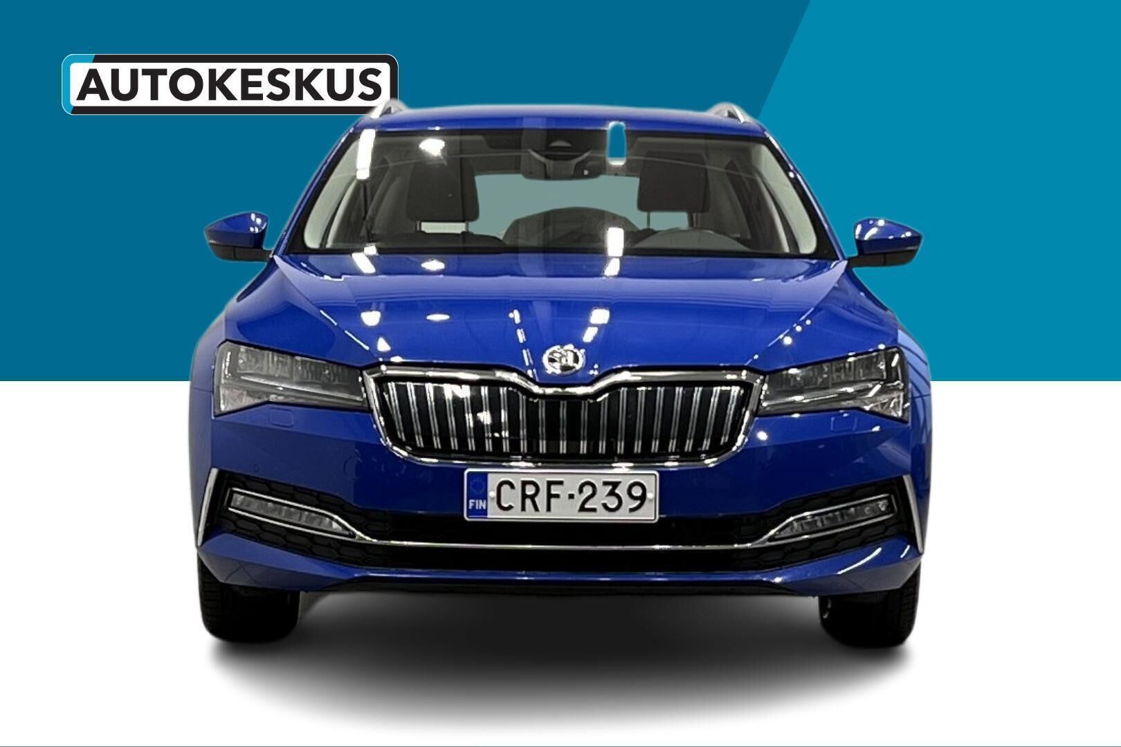 Skoda Superb iso kuva 2
