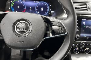 Skoda Superb esikatselu 25
