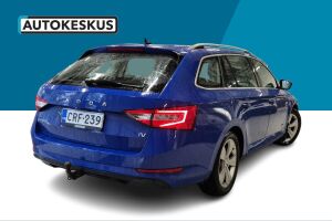 Skoda Superb esikatselu 2