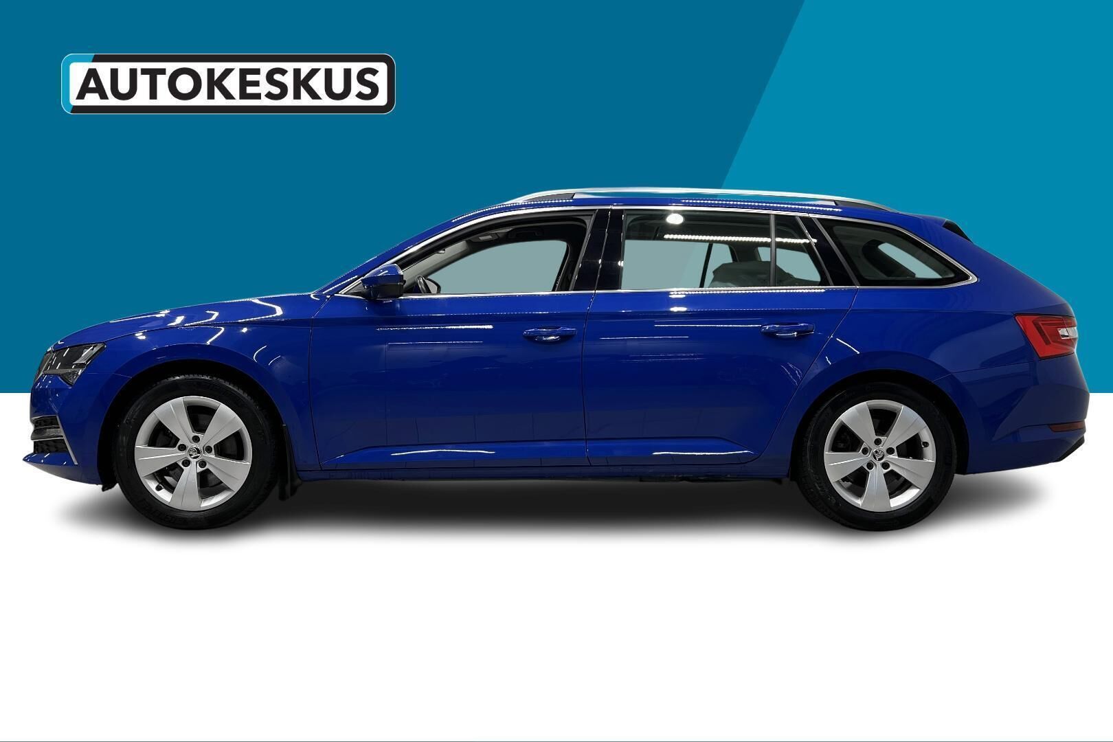 Skoda Superb iso kuva 8