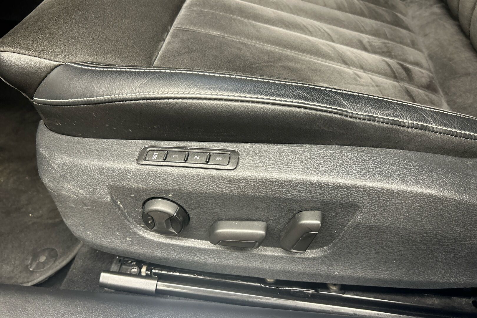 Skoda Superb iso kuva 13