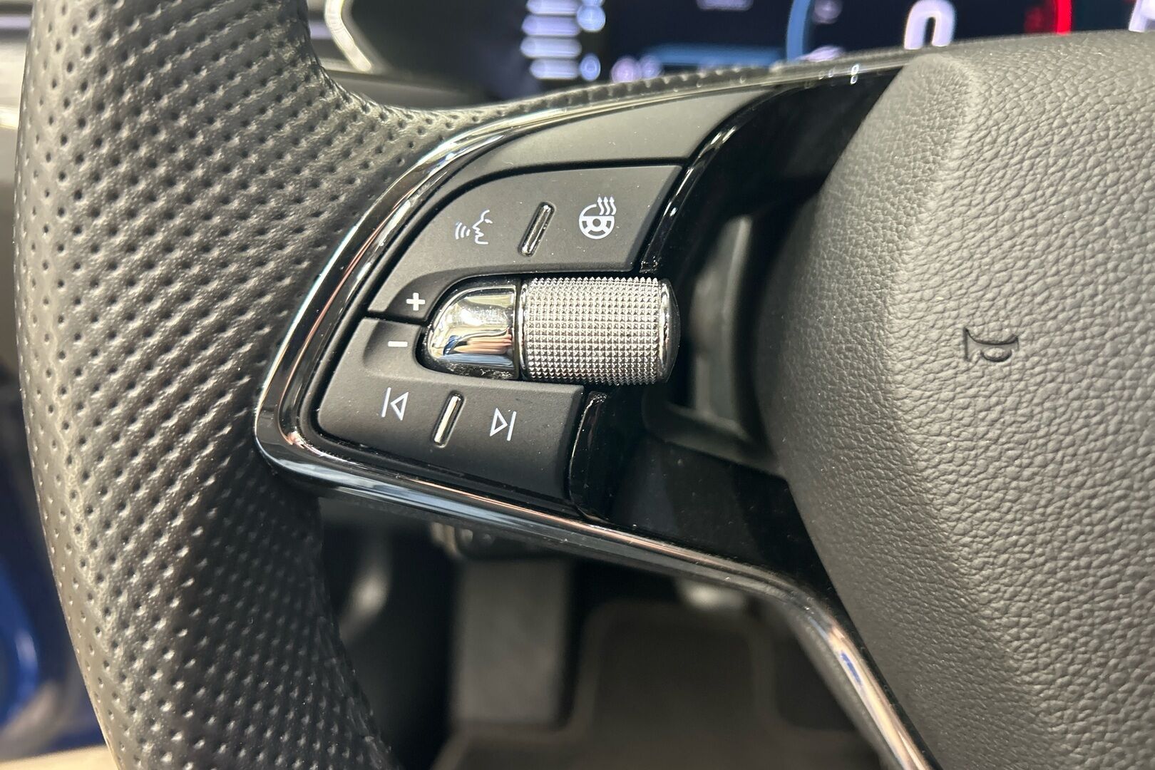Skoda Superb iso kuva 15