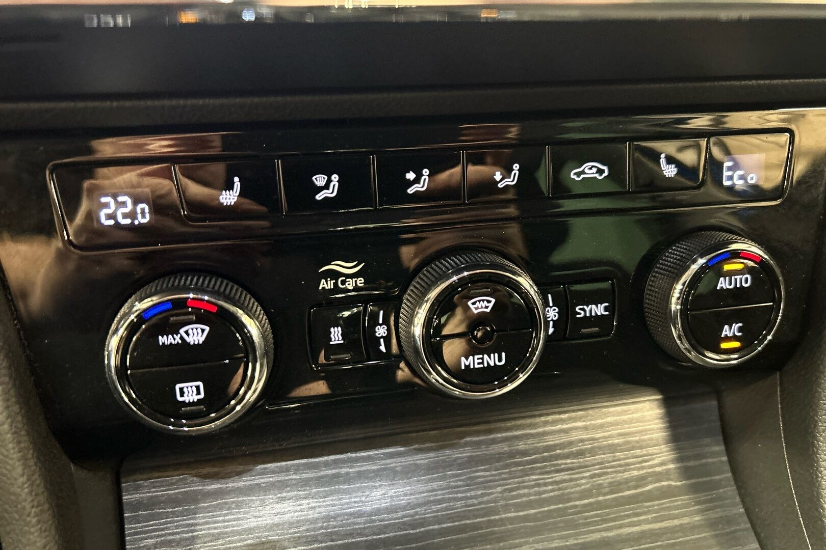 Skoda Superb iso kuva 21
