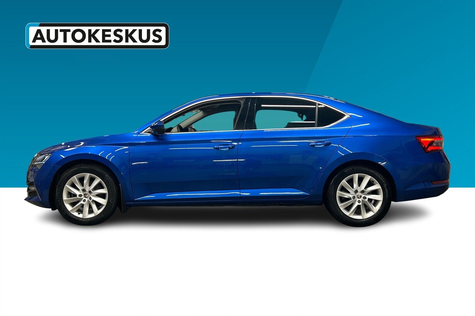 Skoda Superb iso kuva 5