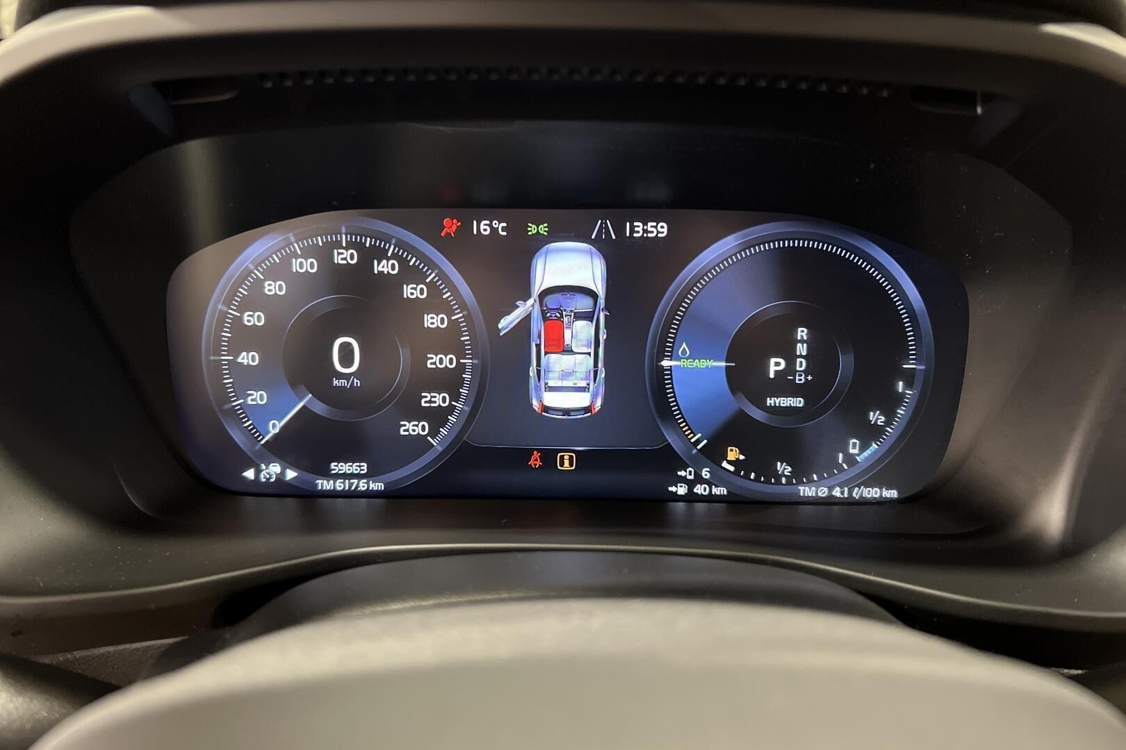 Volvo XC40 iso kuva 18