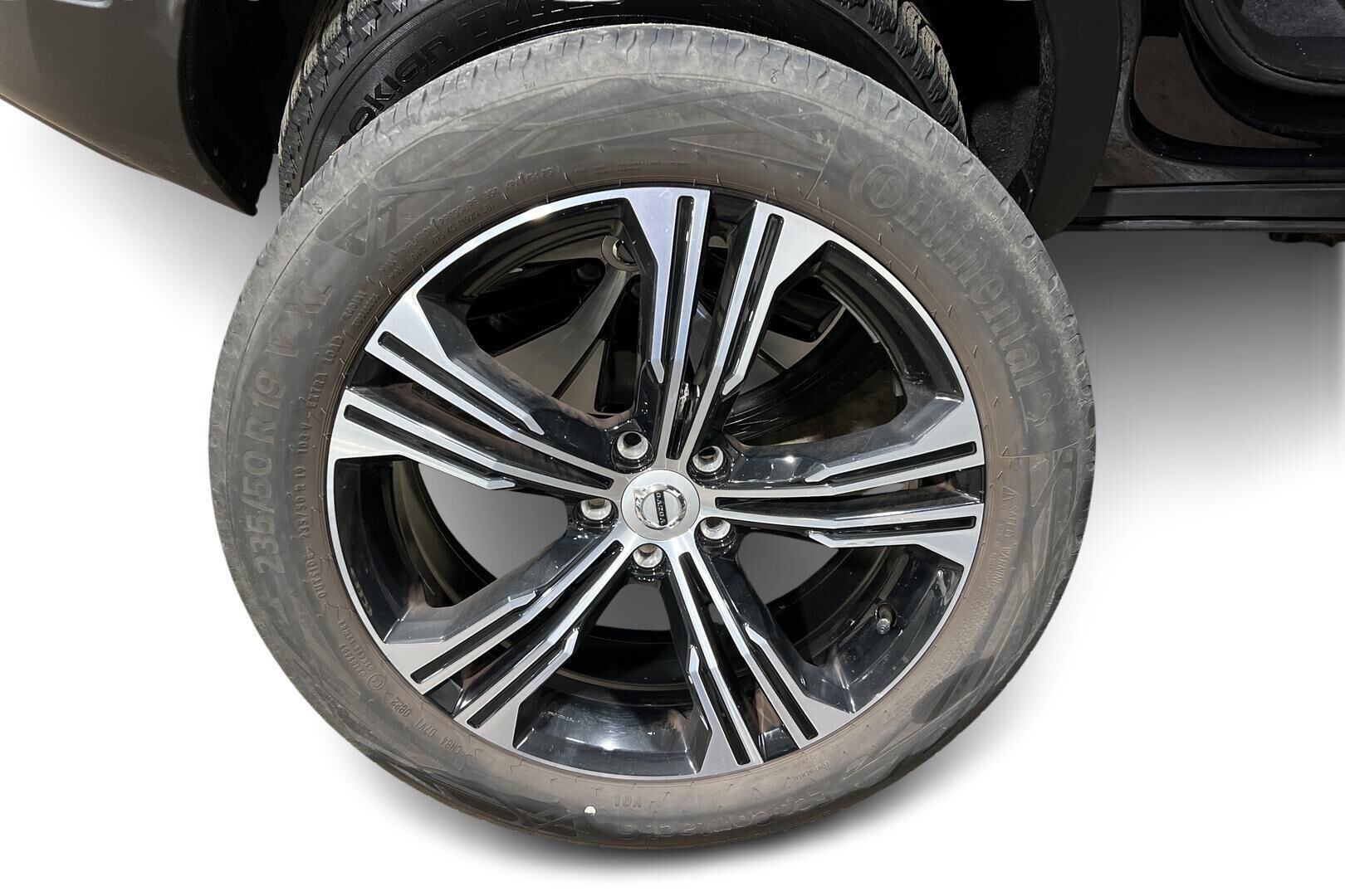 Volvo XC40 iso kuva 22