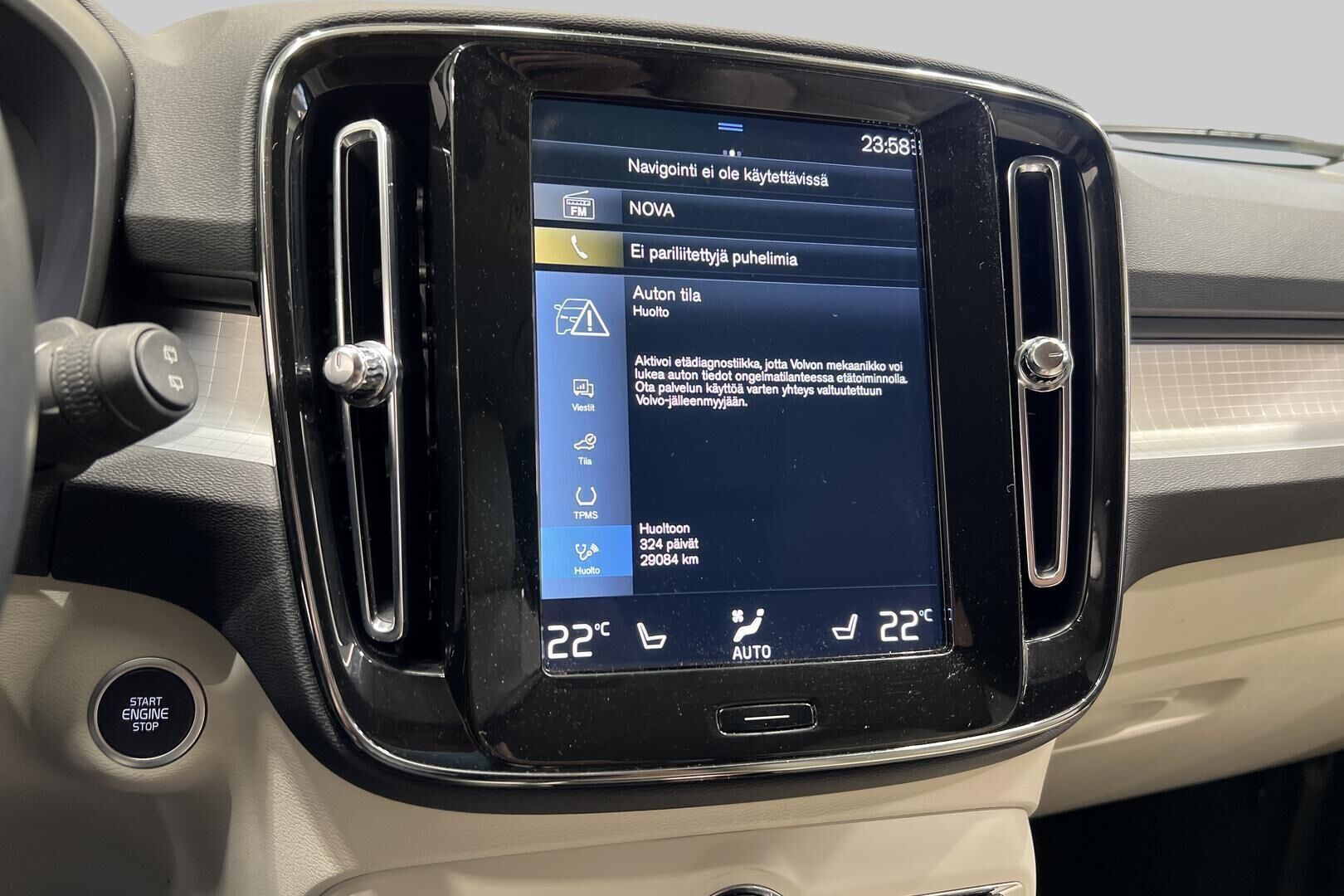 Volvo XC40 iso kuva 17
