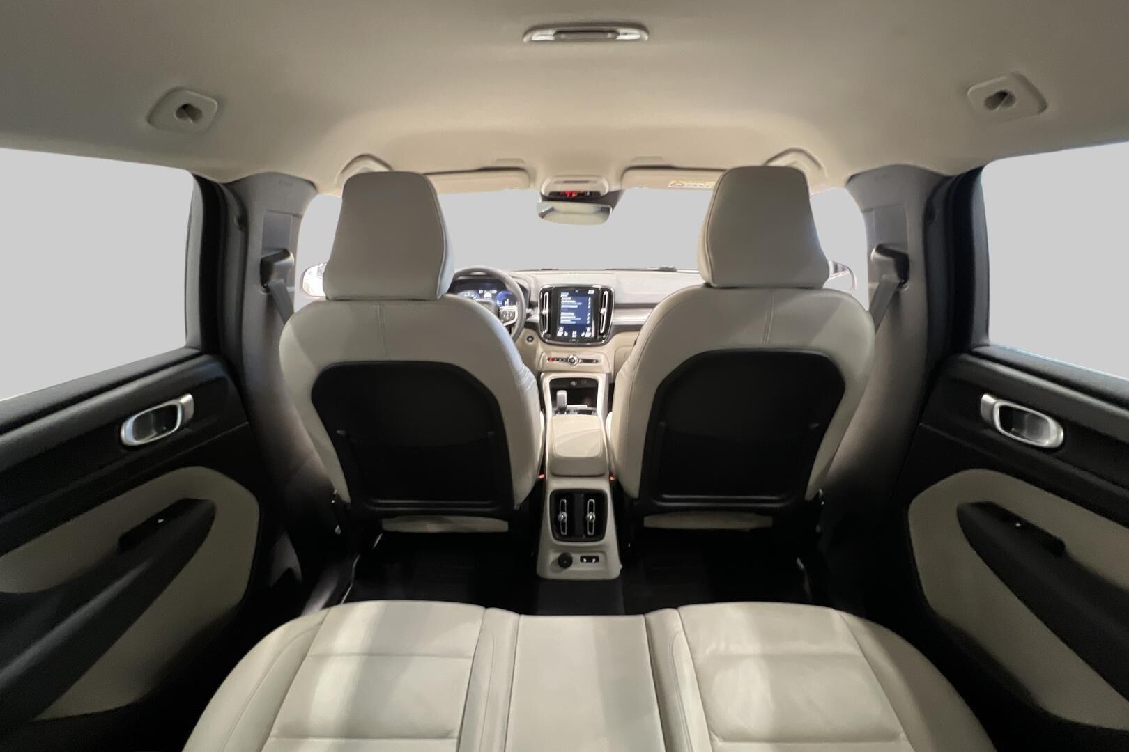 Volvo XC40 iso kuva 37