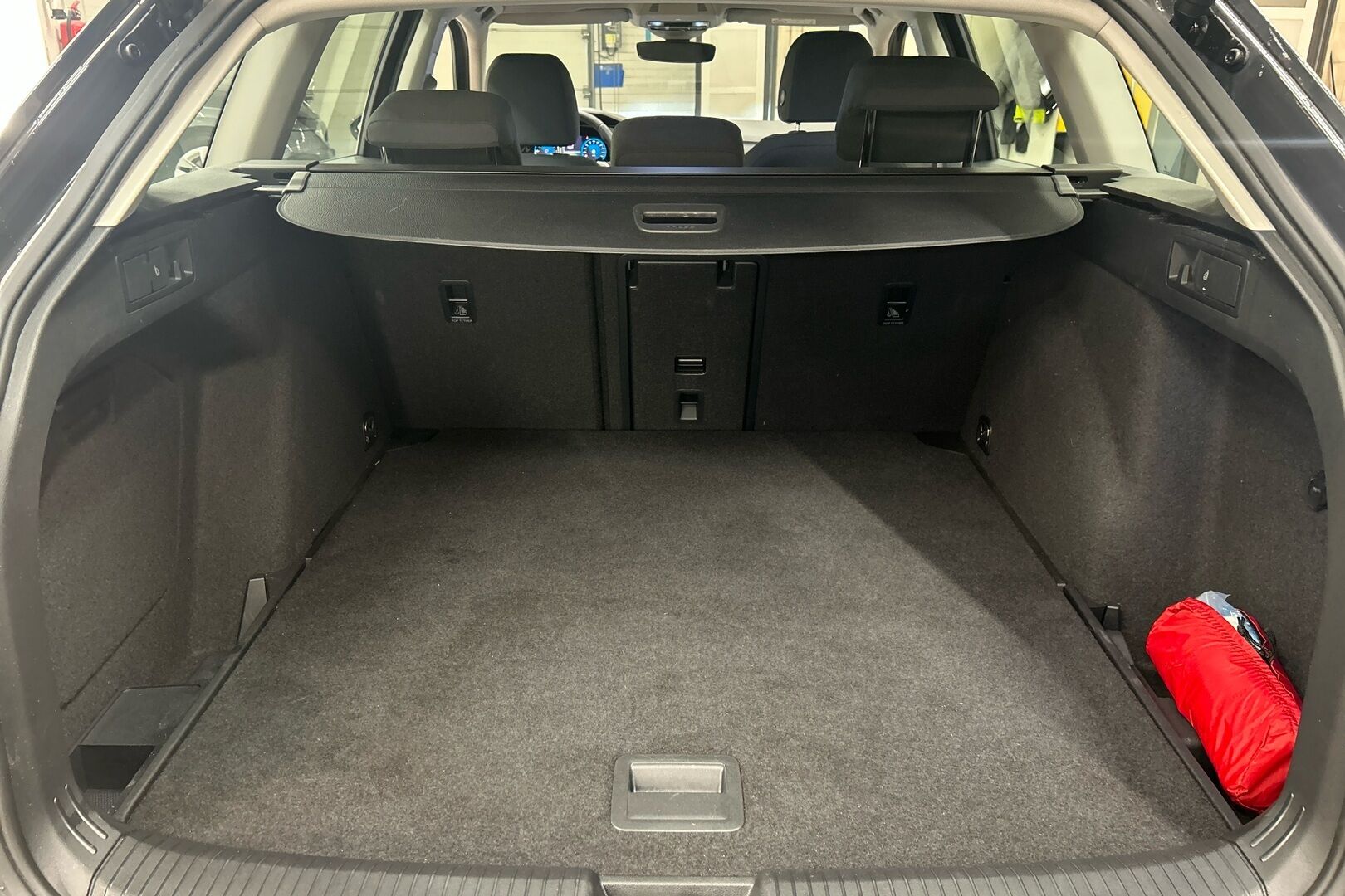 Volkswagen Golf iso kuva 9