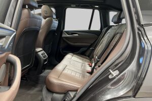 BMW iX3 esikatselu 10