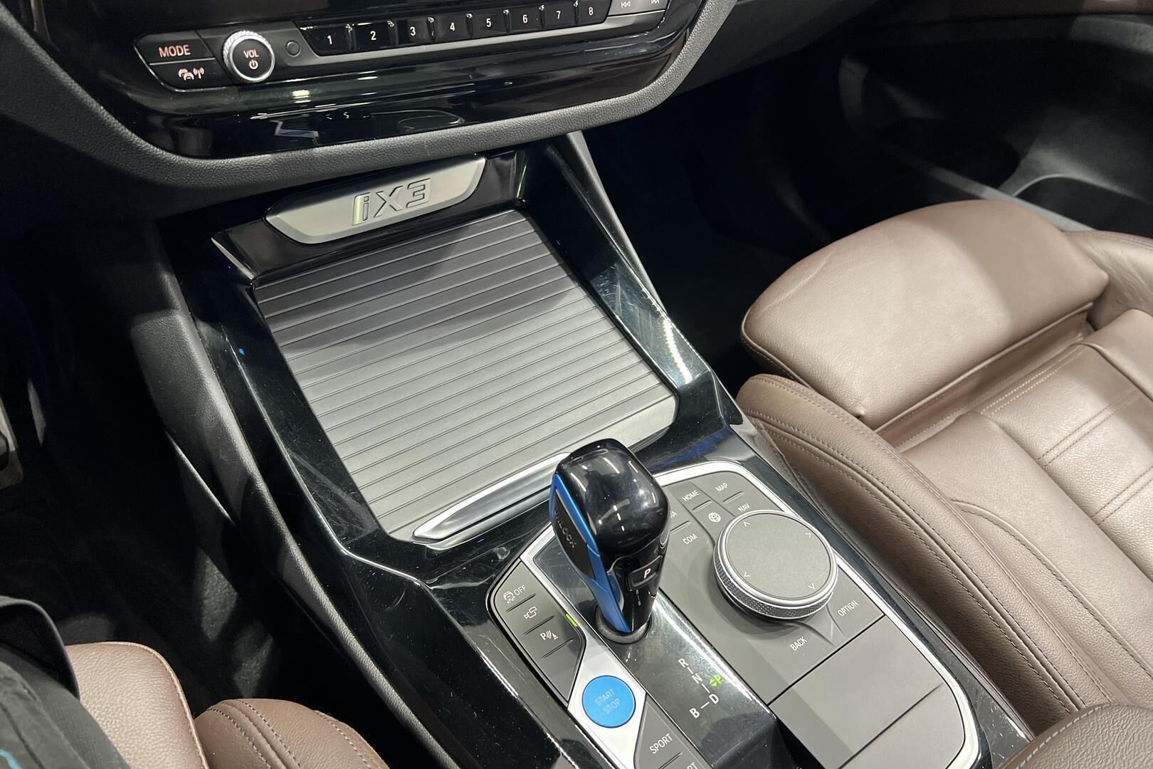 BMW iX3 iso kuva 21