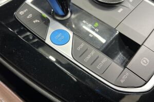 BMW iX3 esikatselu 22