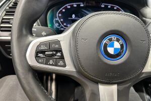 BMW iX3 esikatselu 25