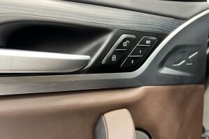 BMW iX3 esikatselu 27