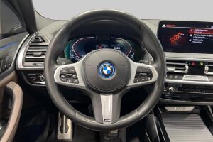 BMW iX3 esikatselu 30