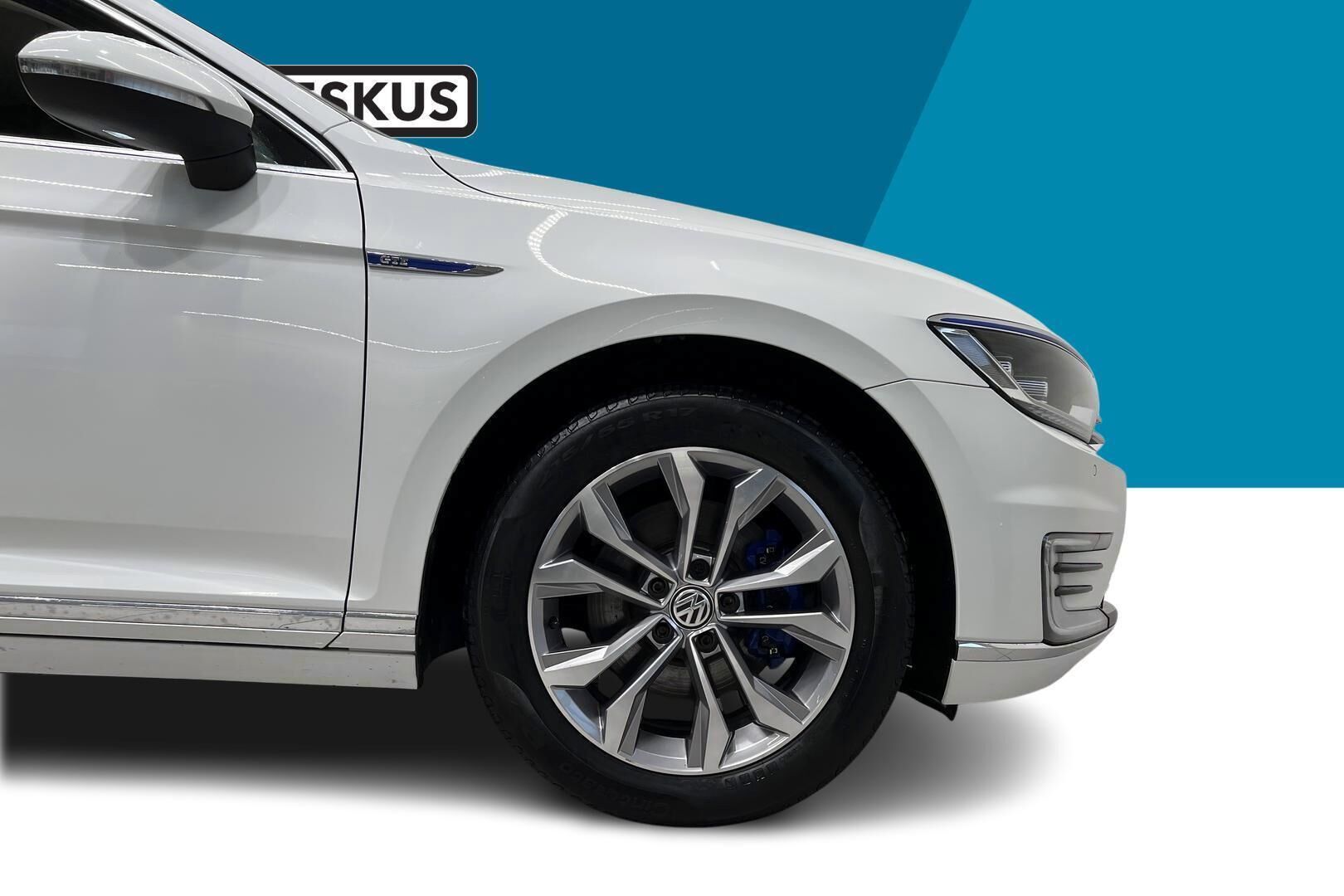Volkswagen Passat iso kuva 13