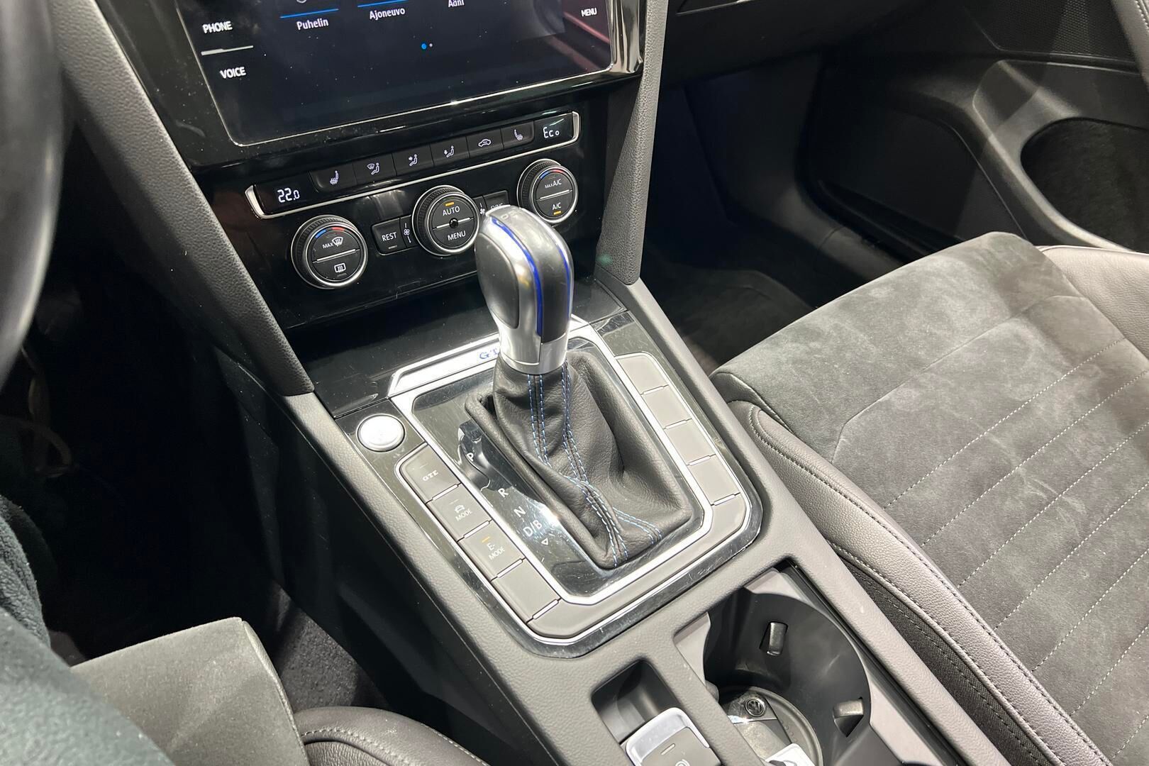 Volkswagen Passat iso kuva 18