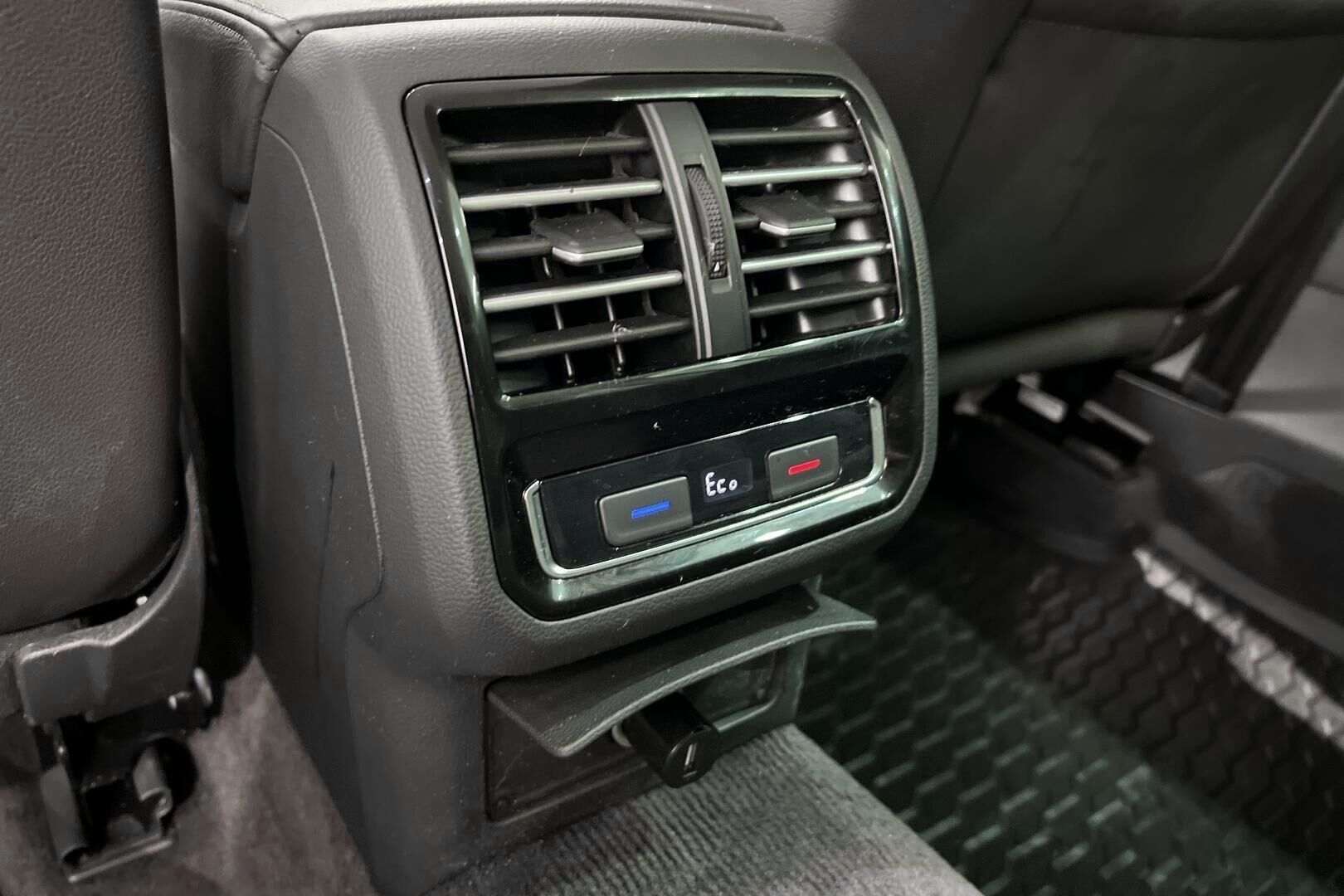 Volkswagen Passat iso kuva 27
