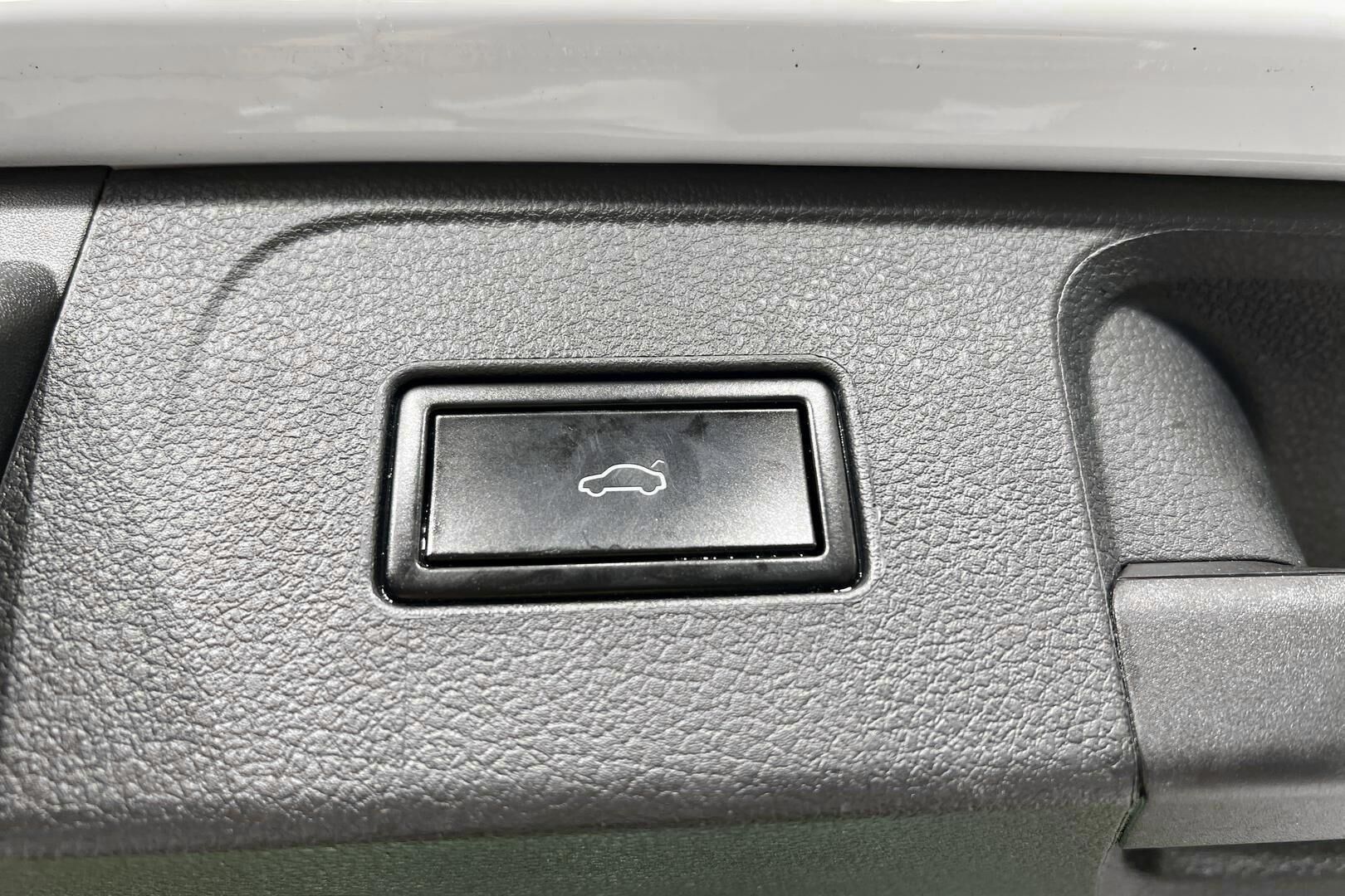 Volkswagen Passat iso kuva 31