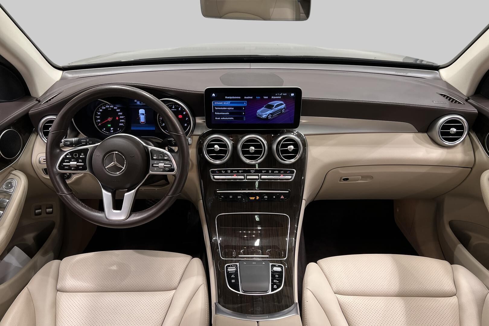 Mercedes-Benz GLC iso kuva 36