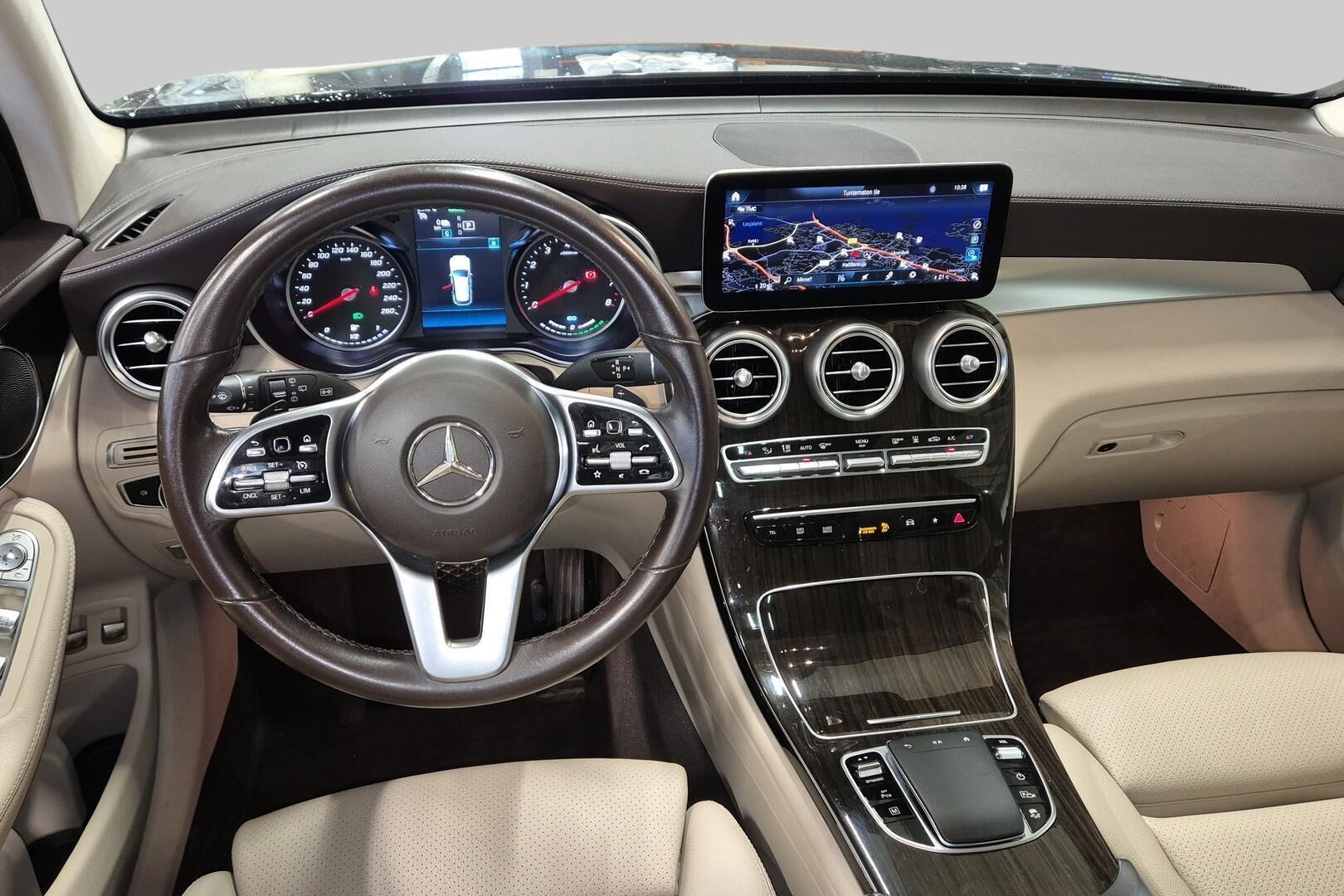 Mercedes-Benz GLC iso kuva 2