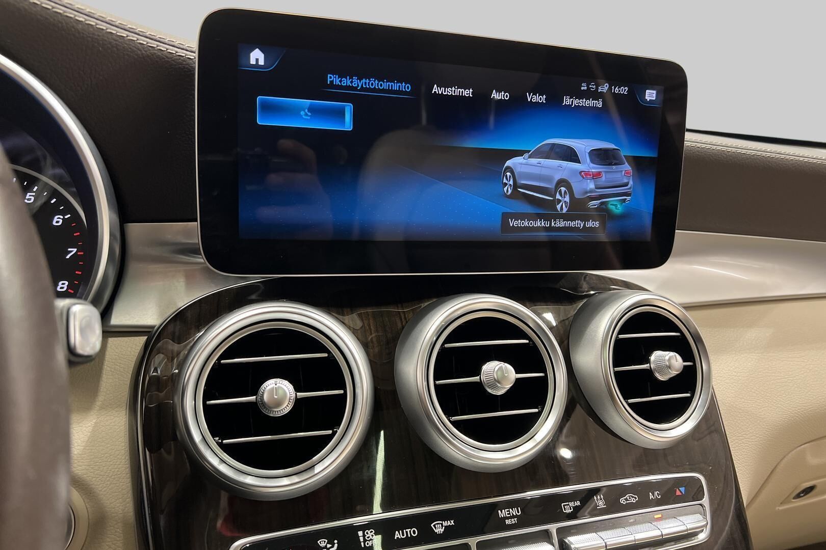 Mercedes-Benz GLC iso kuva 6
