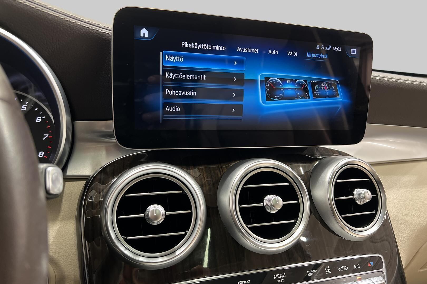 Mercedes-Benz GLC iso kuva 7