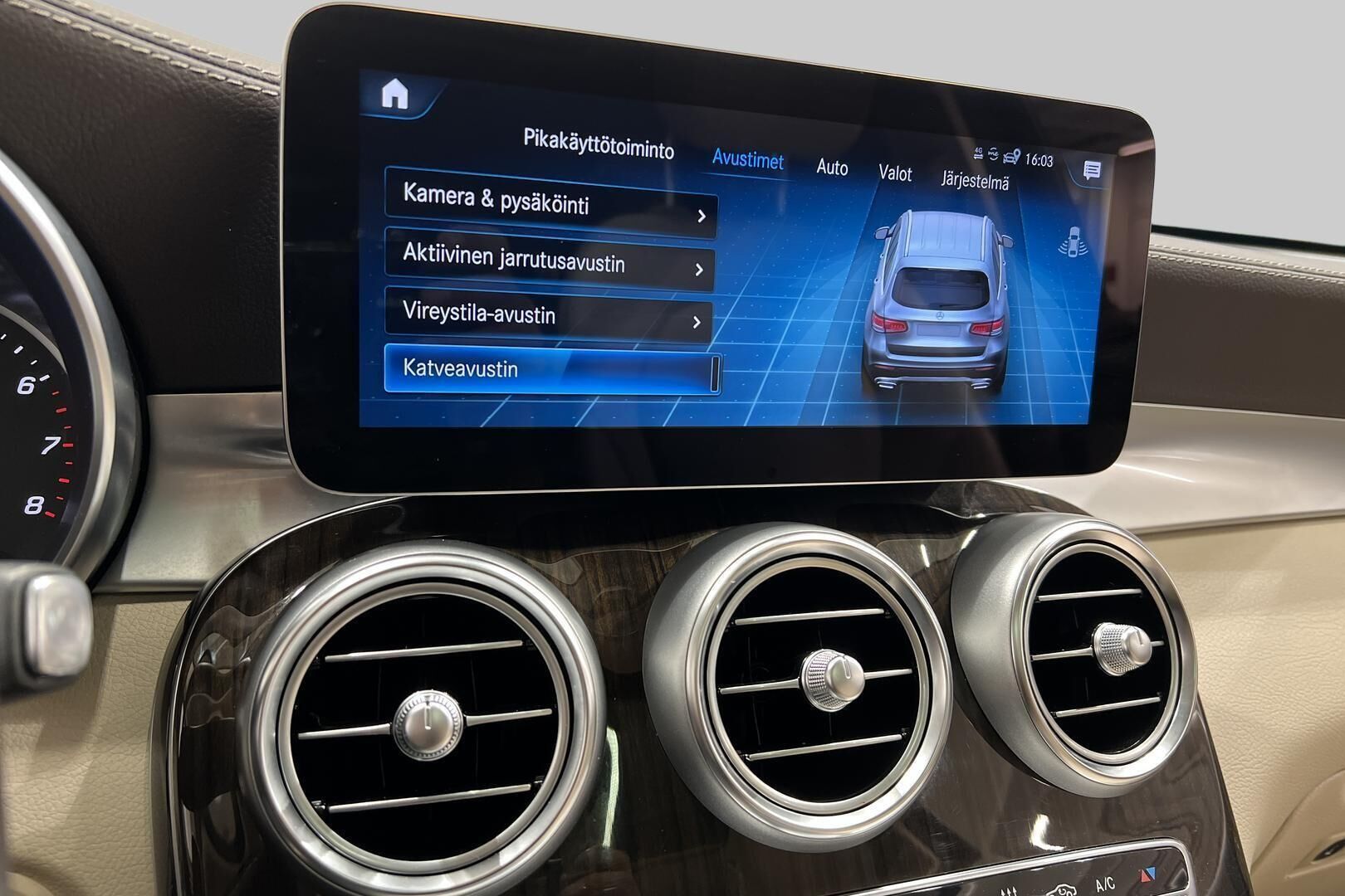 Mercedes-Benz GLC iso kuva 48