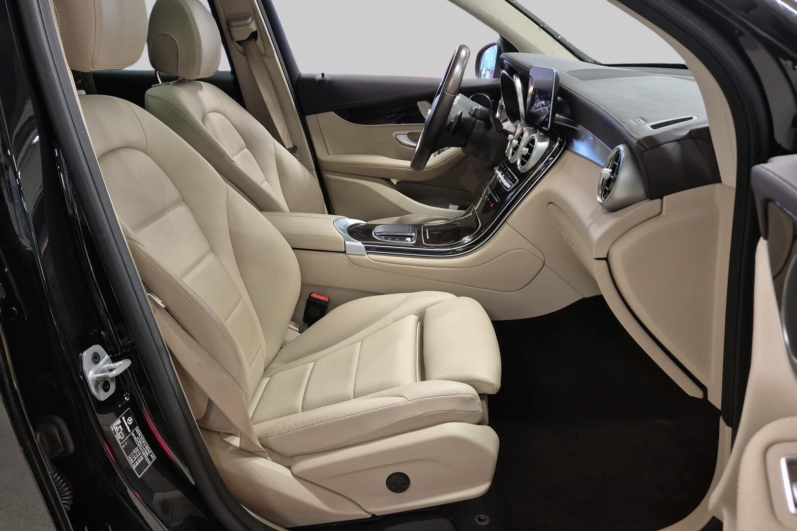 Mercedes-Benz GLC iso kuva 4
