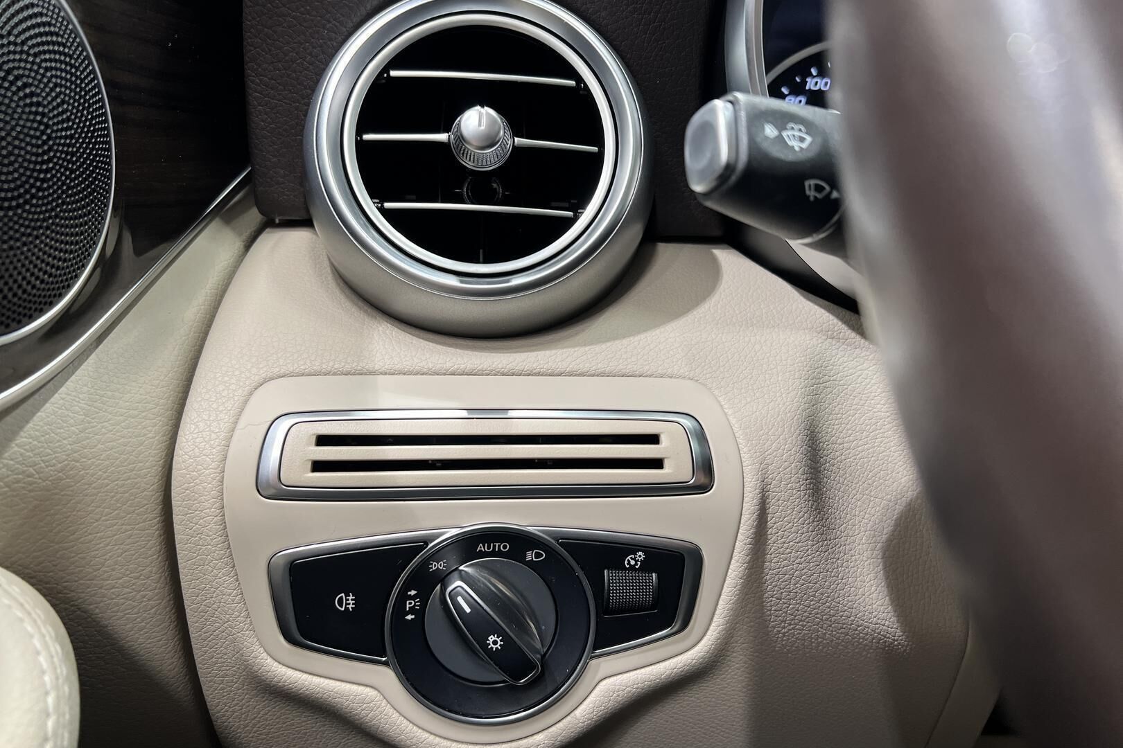 Mercedes-Benz GLC iso kuva 52