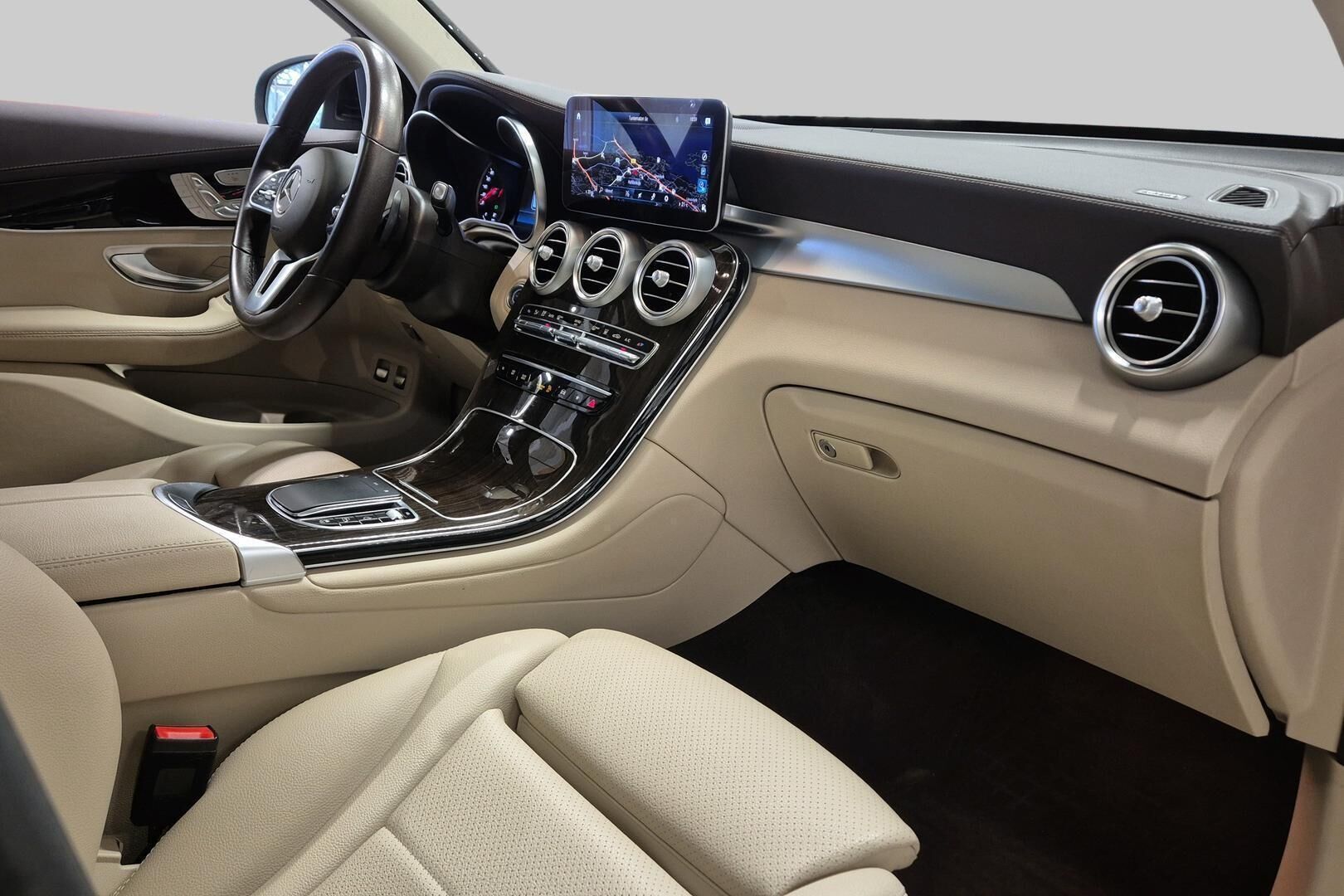 Mercedes-Benz GLC iso kuva 5
