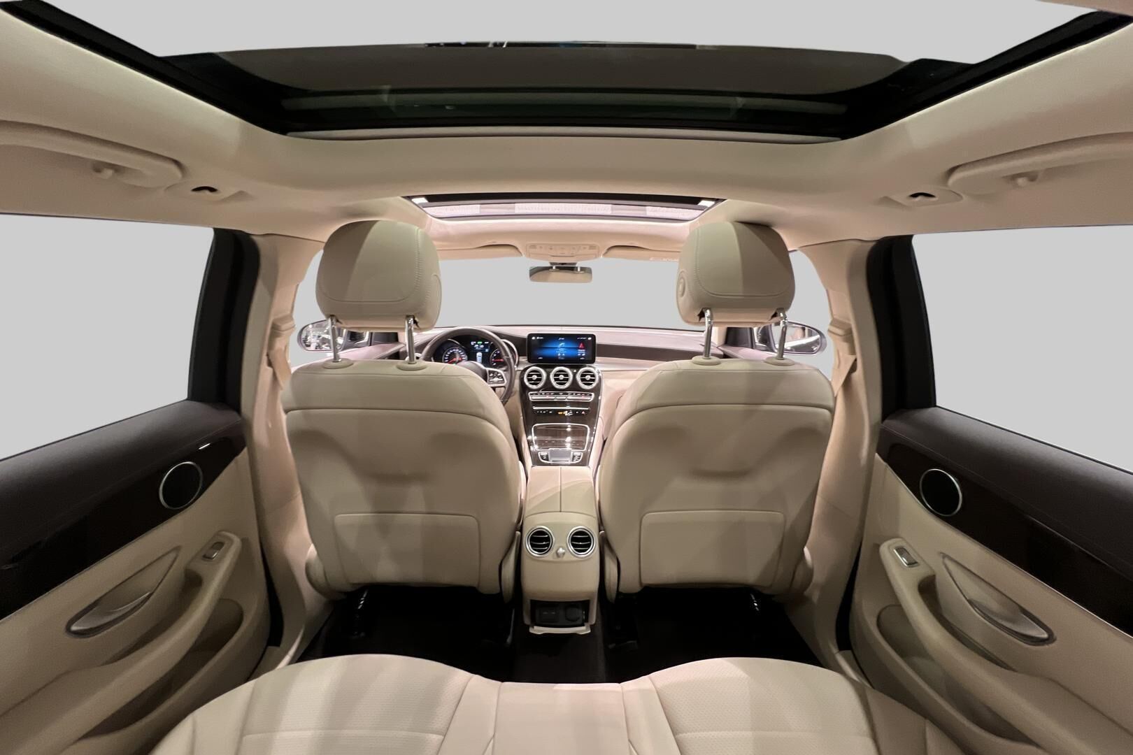 Mercedes-Benz GLC iso kuva 24