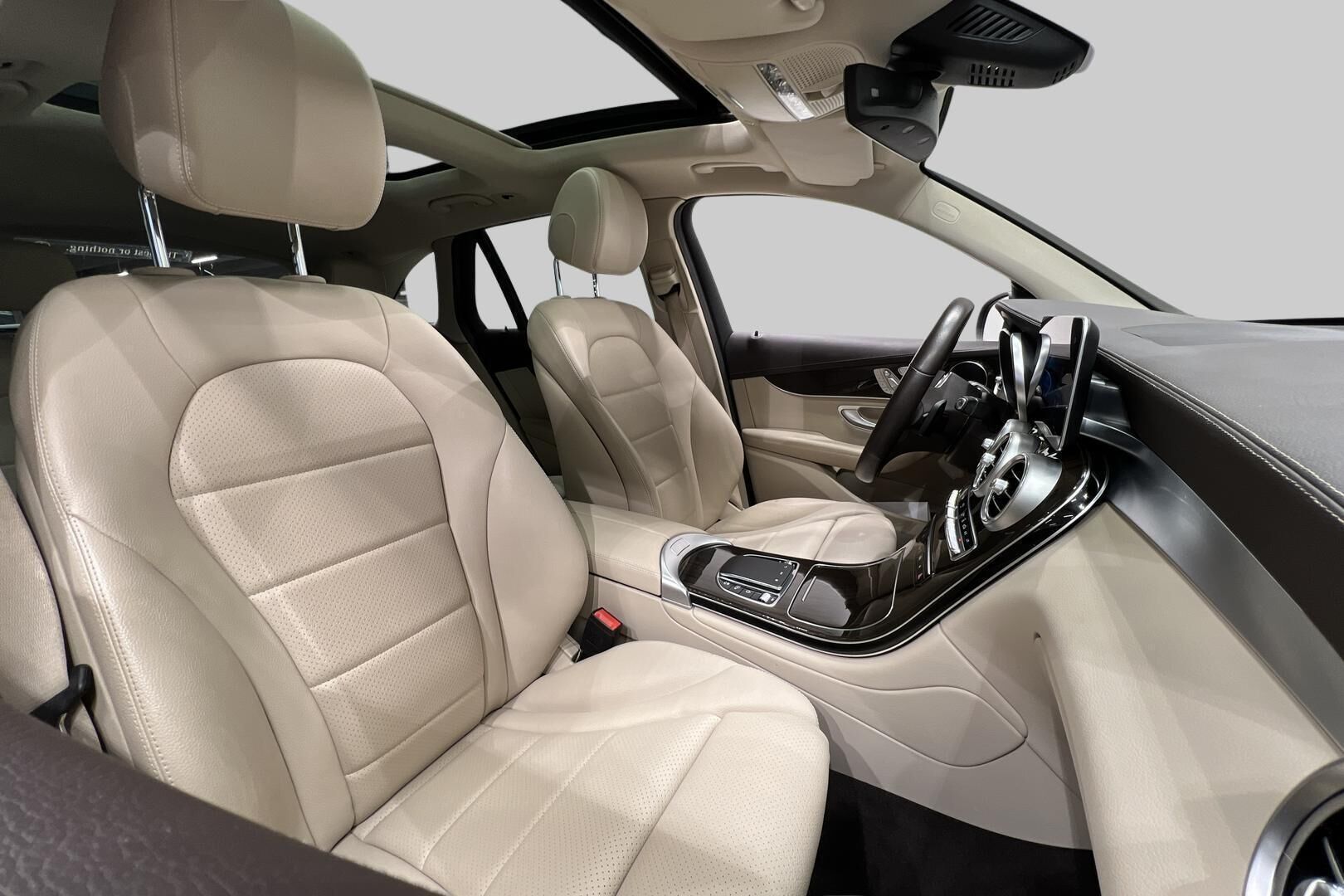 Mercedes-Benz GLC iso kuva 58