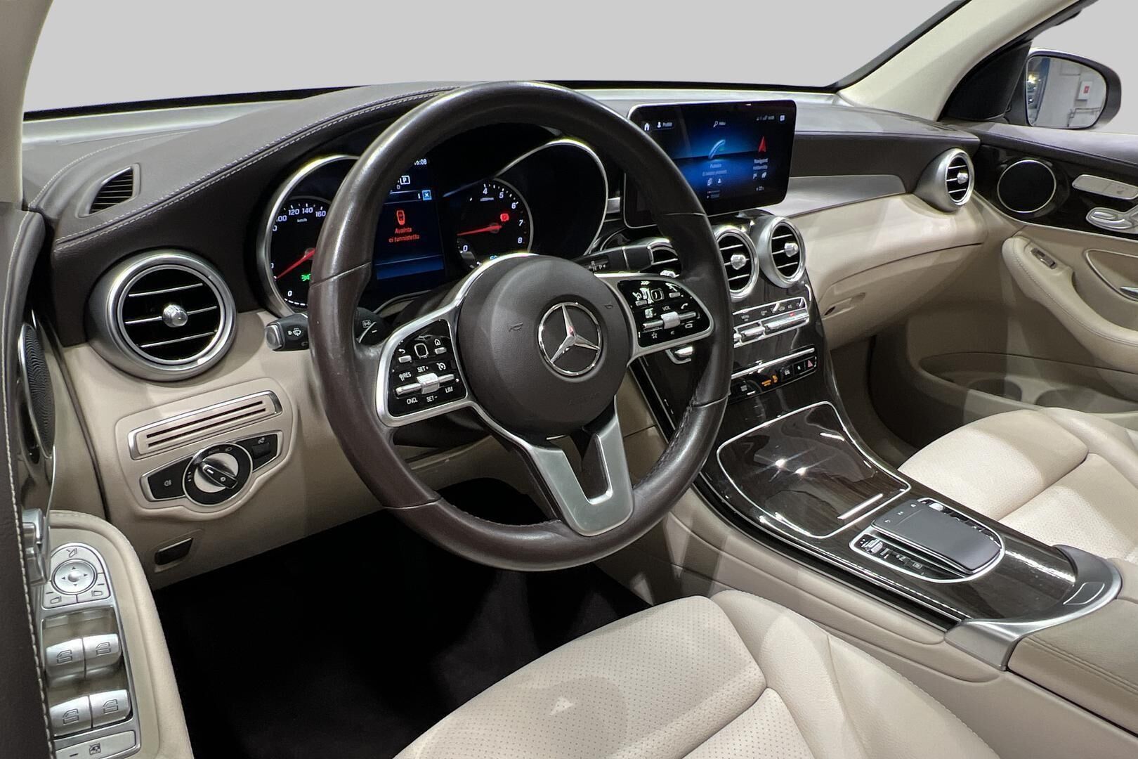 Mercedes-Benz GLC iso kuva 25