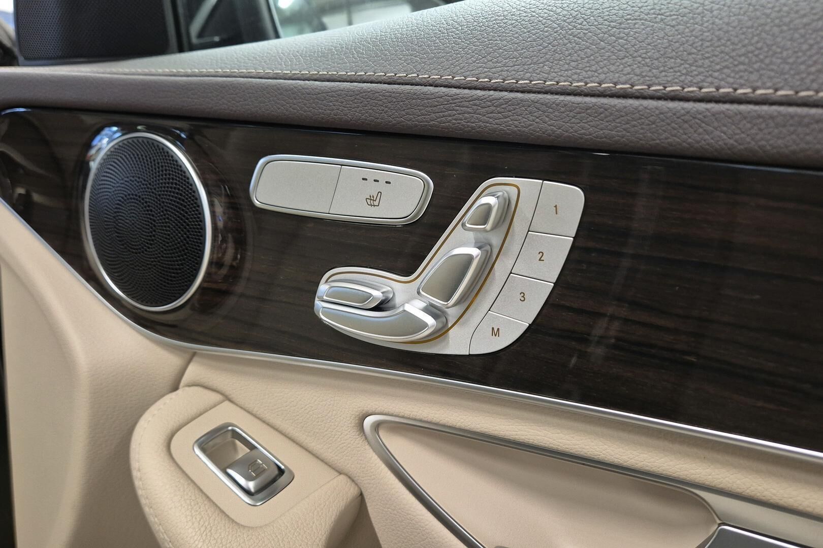 Mercedes-Benz GLC iso kuva 6
