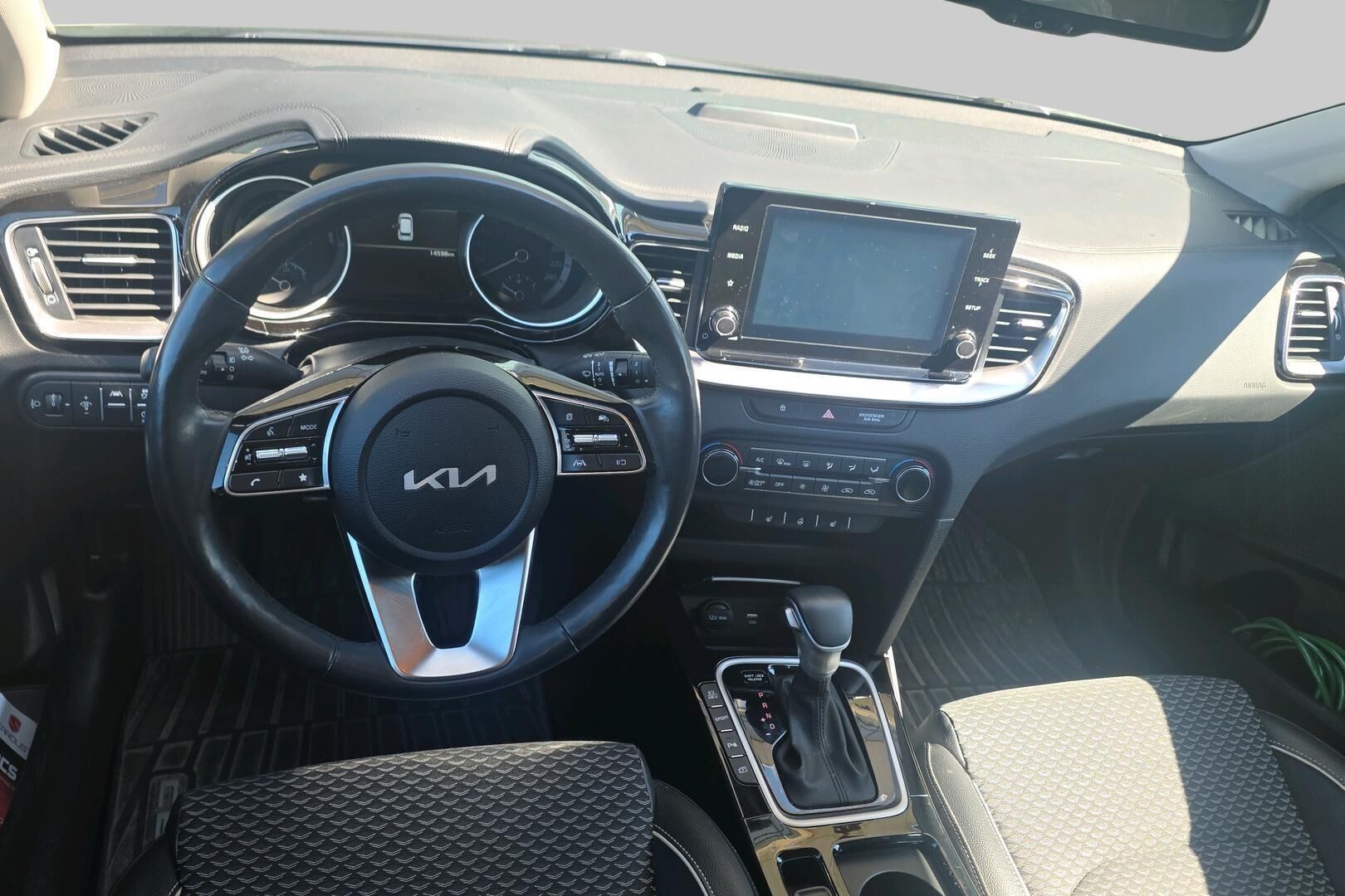 Kia Ceed iso kuva 2