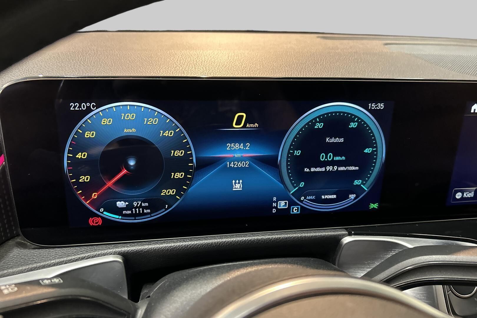 Mercedes-Benz EQB iso kuva 22