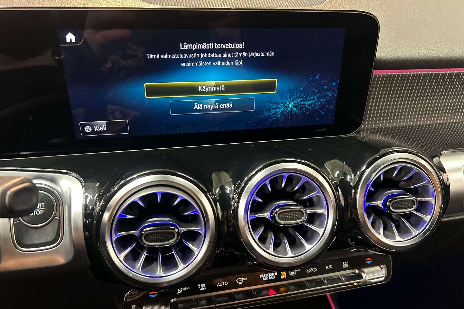 Mercedes-Benz EQB iso kuva 10