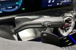 Mercedes-Benz EQB esikatselu 12