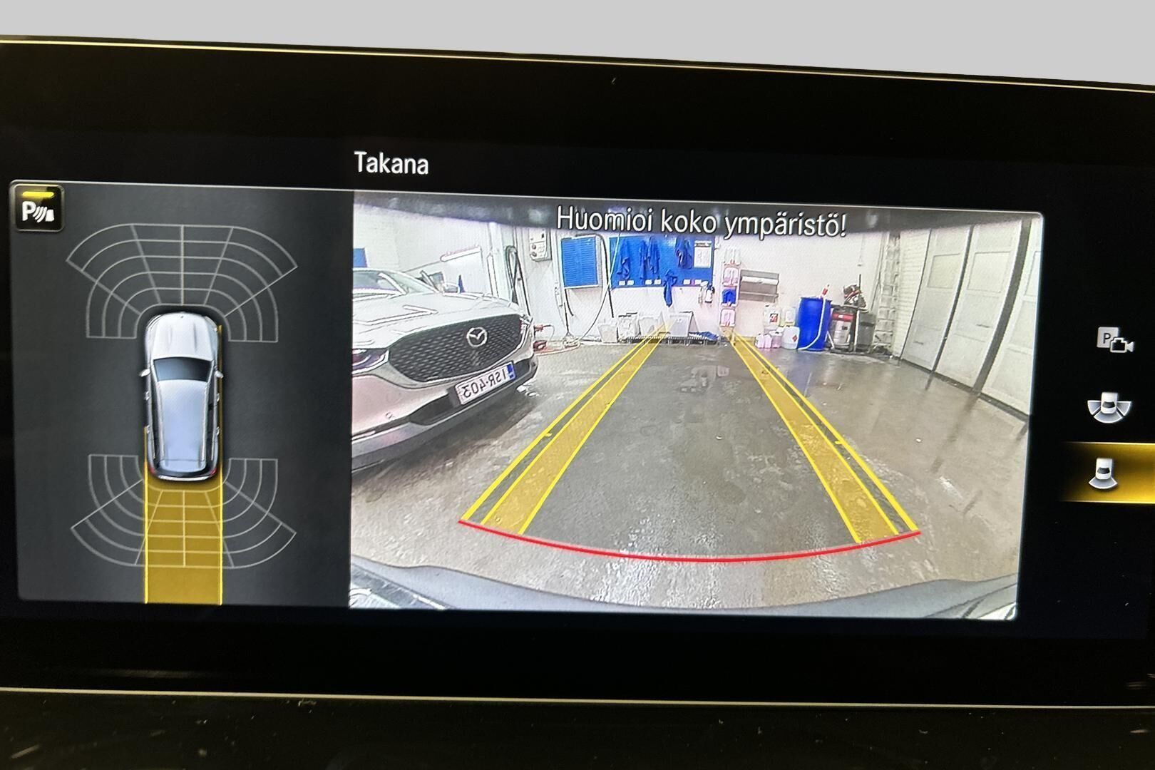 Mercedes-Benz EQB iso kuva 15