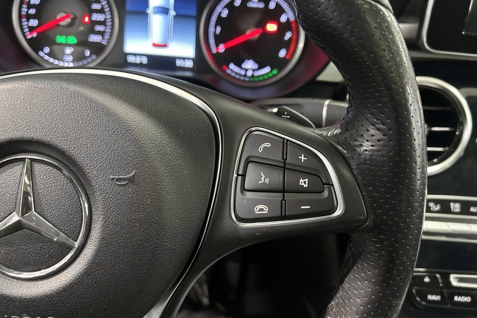 Mercedes-Benz GLC iso kuva 20