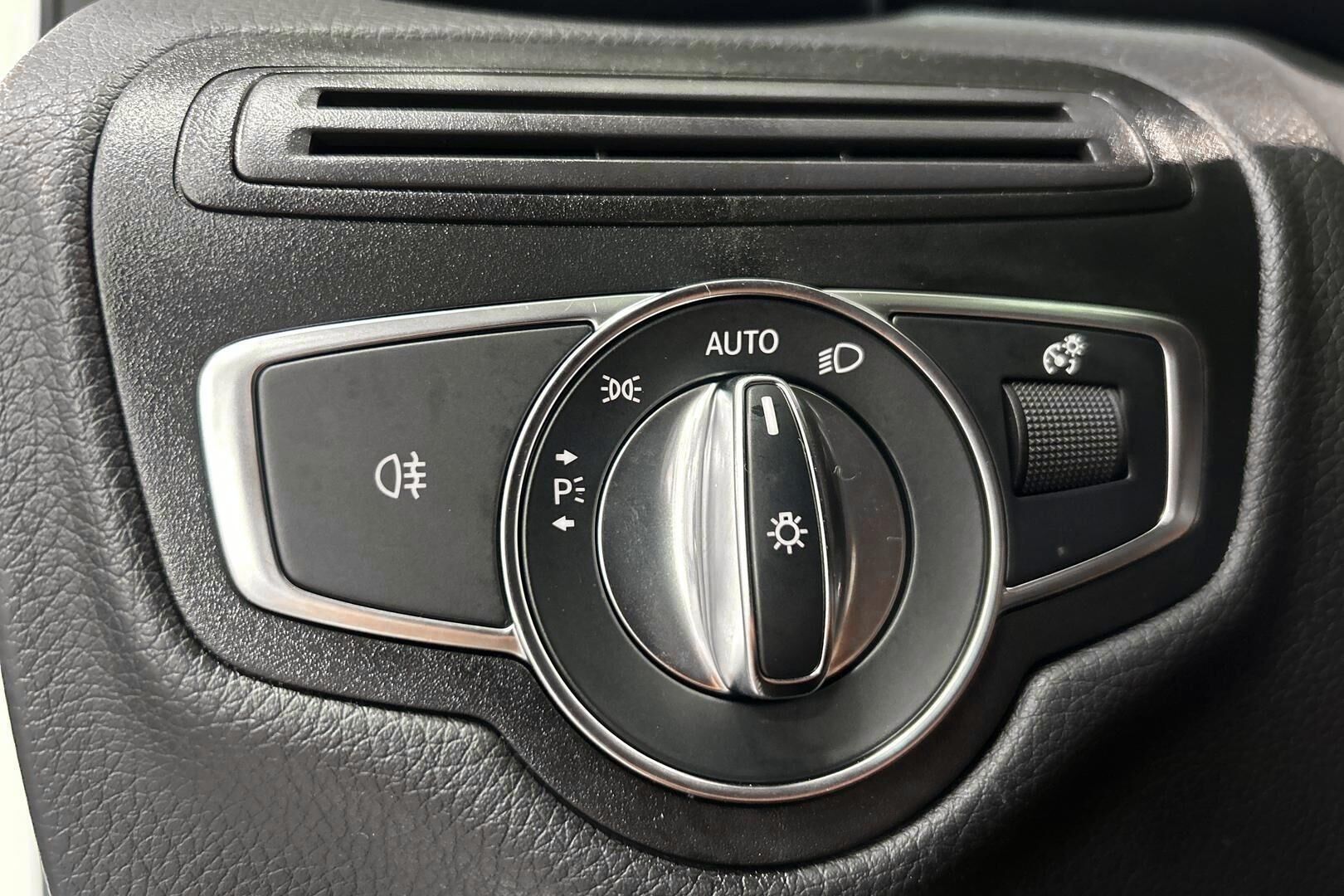 Mercedes-Benz GLC iso kuva 7