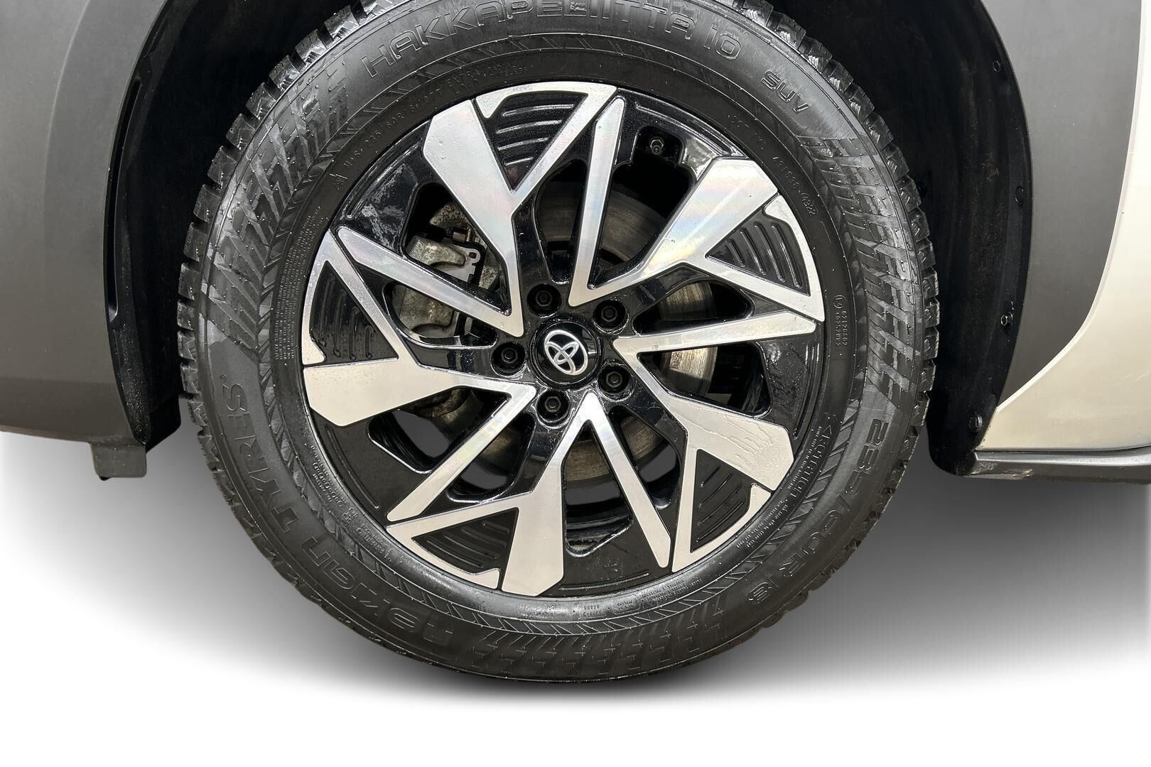 Toyota bZ4X iso kuva 10