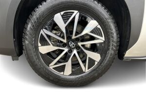 Toyota bZ4X esikatselu 10