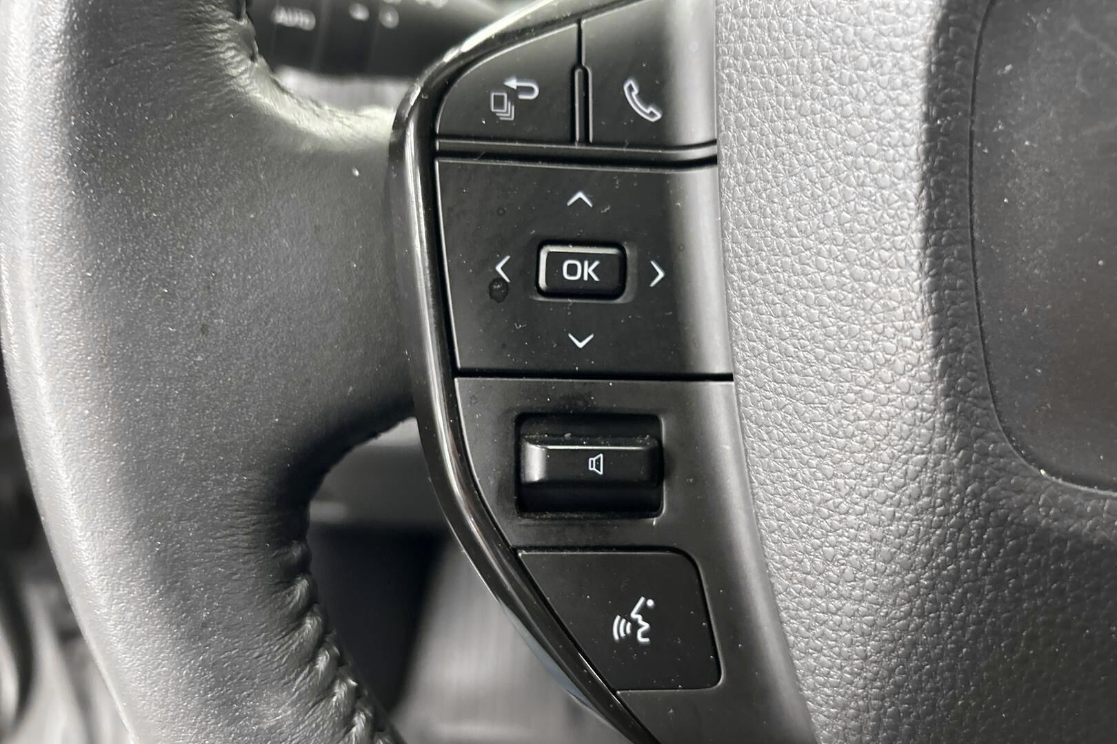 Toyota bZ4X iso kuva 11