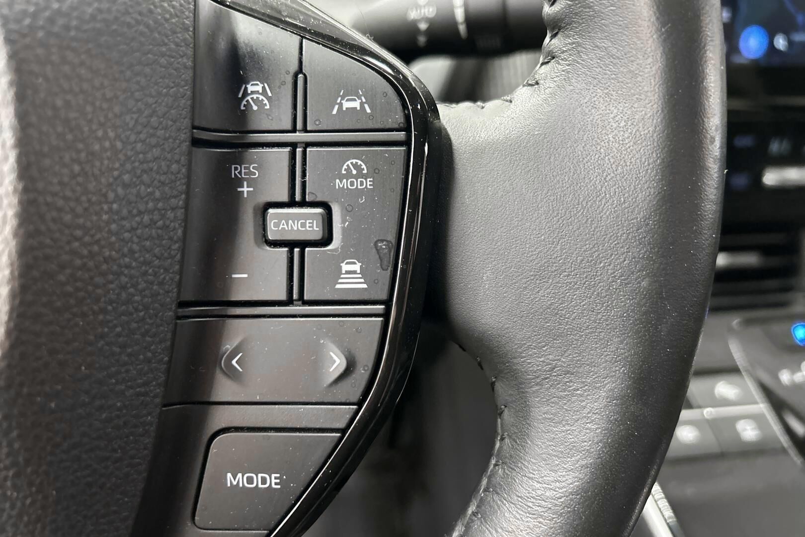 Toyota bZ4X iso kuva 12