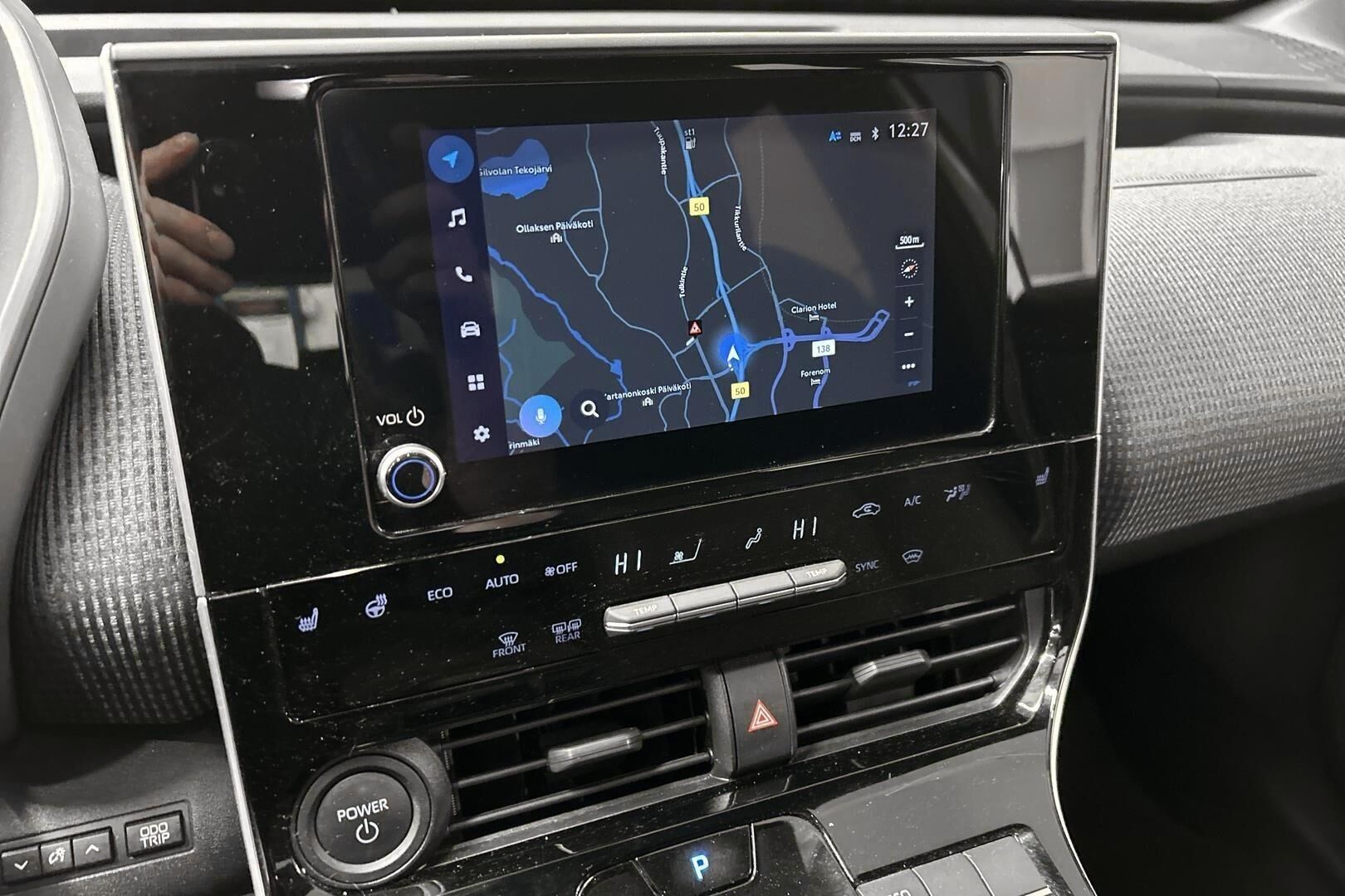 Toyota bZ4X iso kuva 15