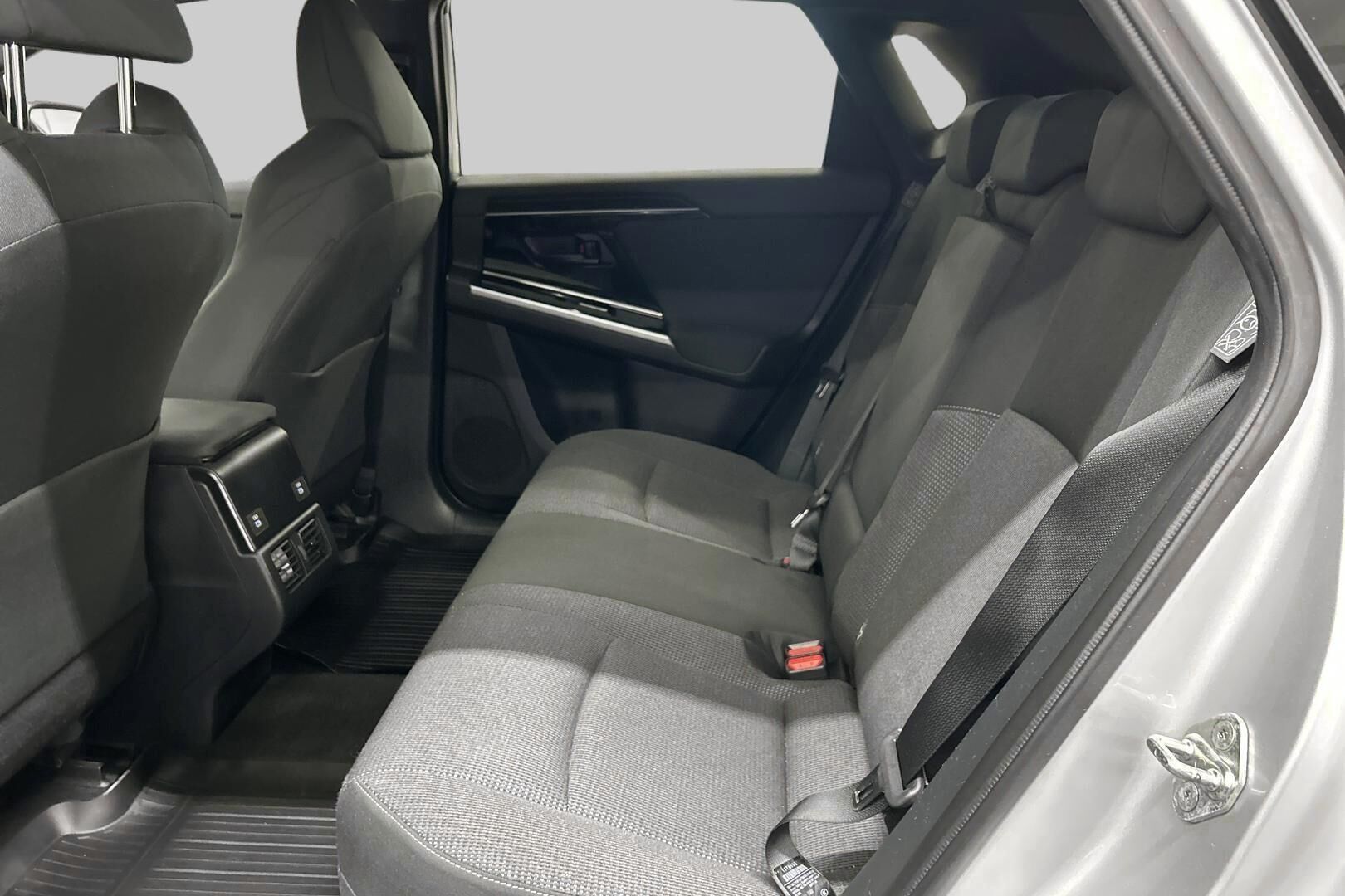 Toyota bZ4X iso kuva 7