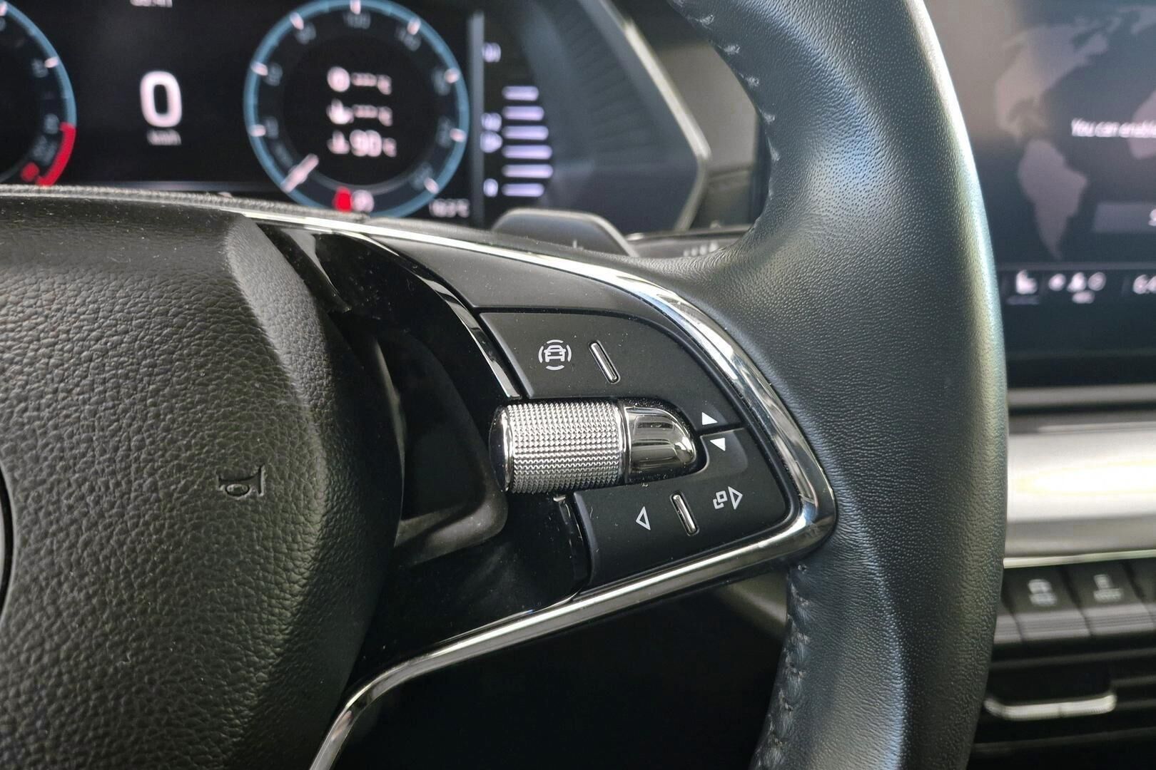 Skoda Octavia iso kuva 17
