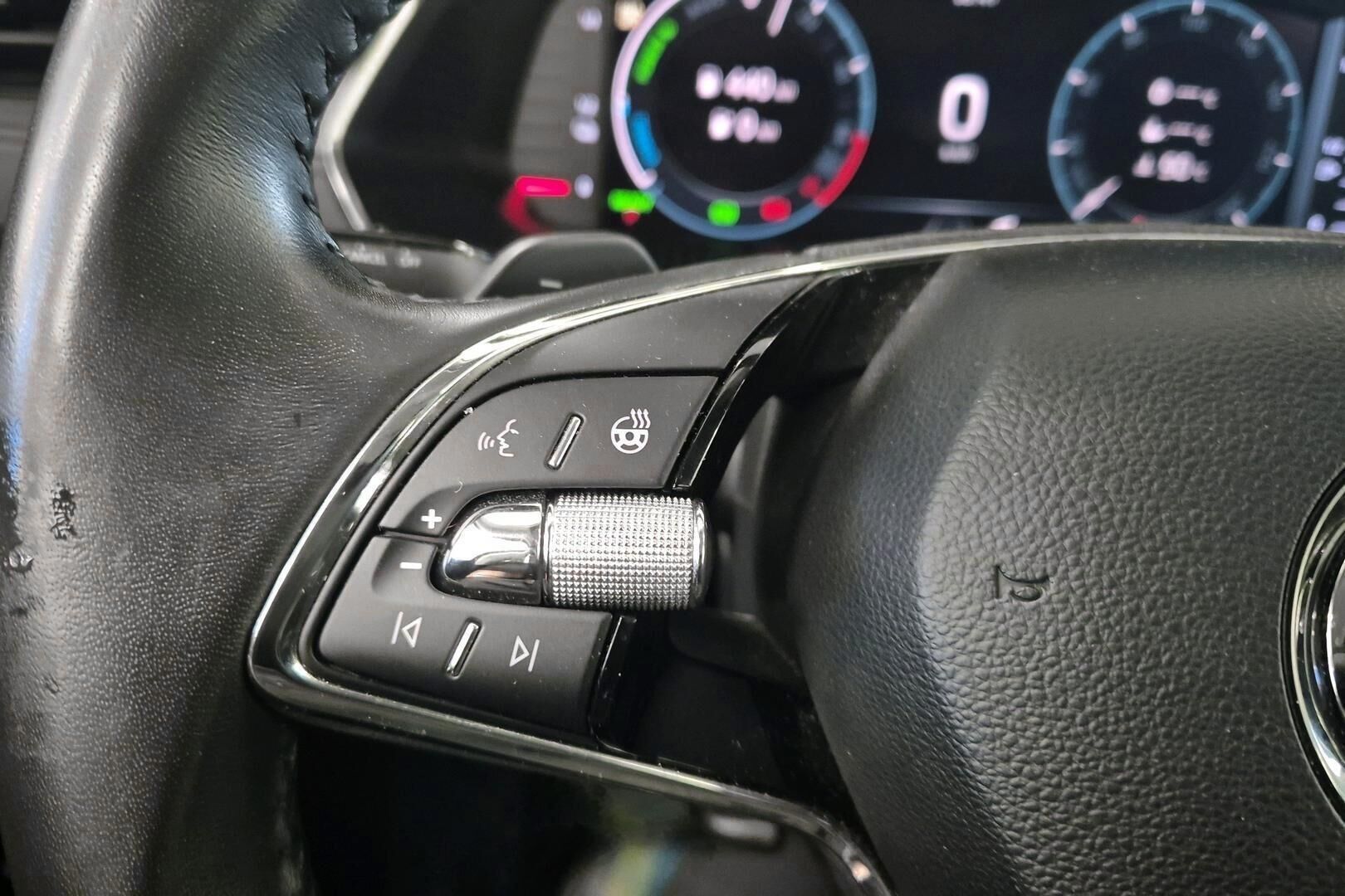 Skoda Octavia iso kuva 18